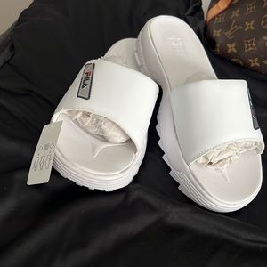 Chunky Fila Disruptor slides sandals